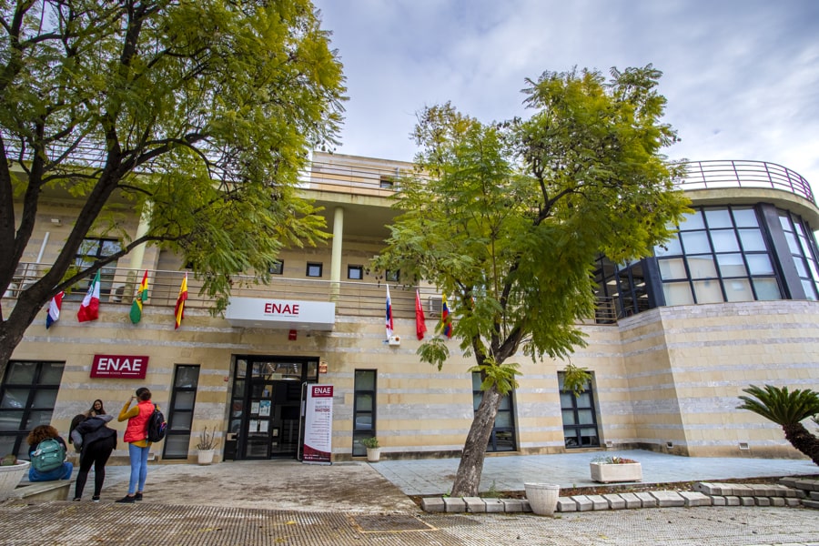 Escuela de Negocios Internacional N7A7744 HDR[1]